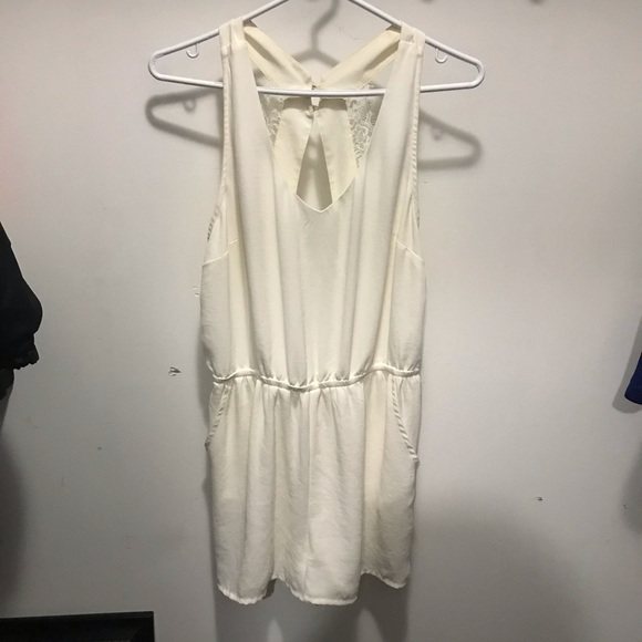 H&M WHITE LACE ROMPER- fits small - Picture 1 of 3